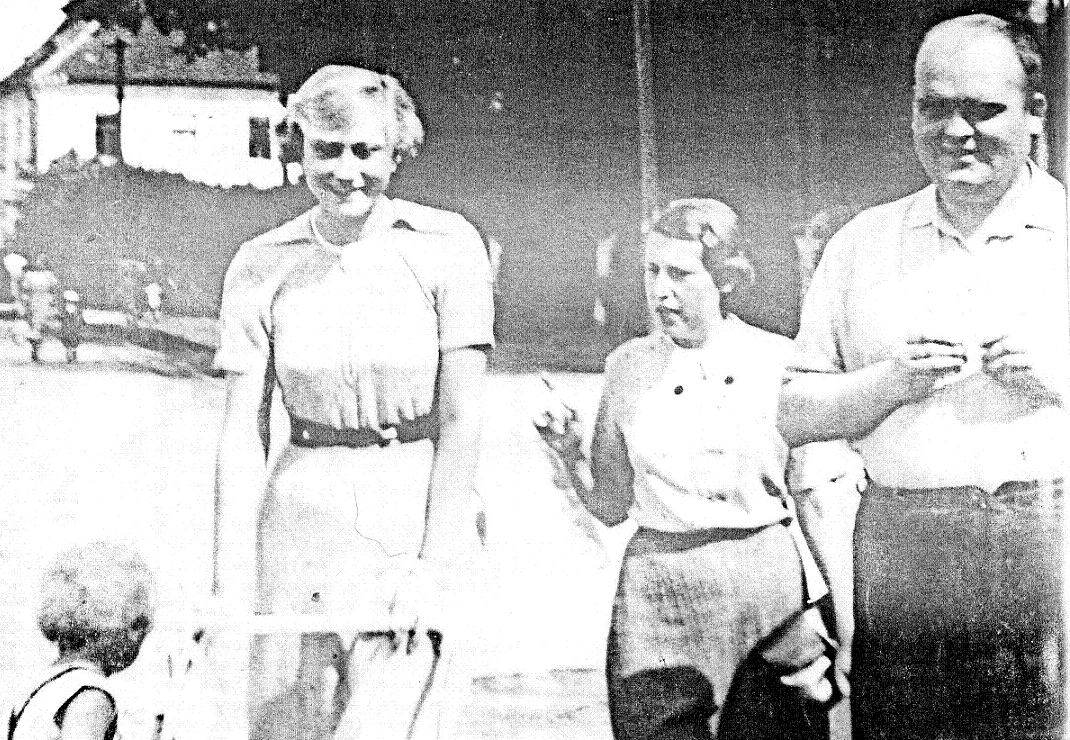 Rodina Keferovách s paní Psíkovou.bmp